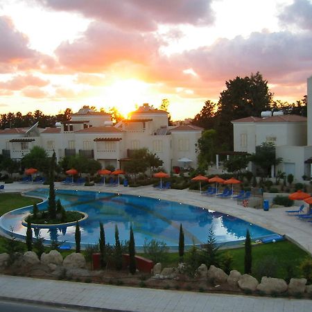 Hesperides Gardens Villa Paphos Extérieur photo