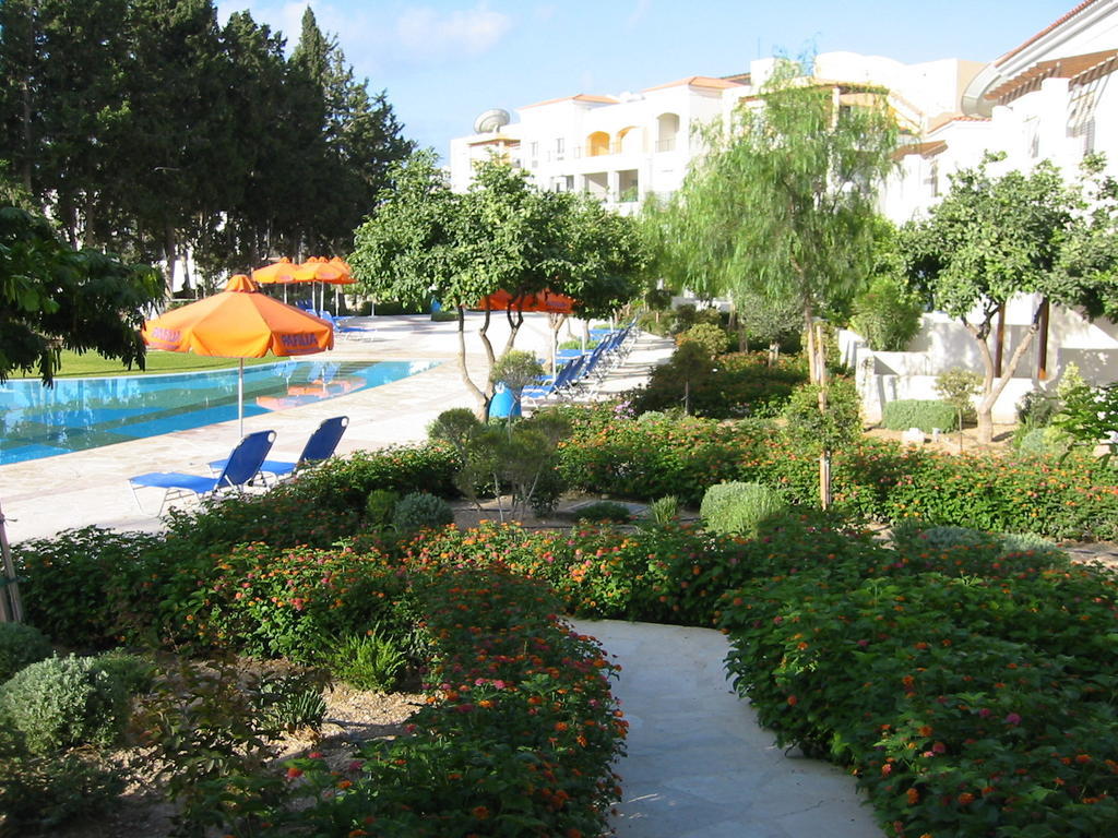 Hesperides Gardens Villa Paphos Extérieur photo